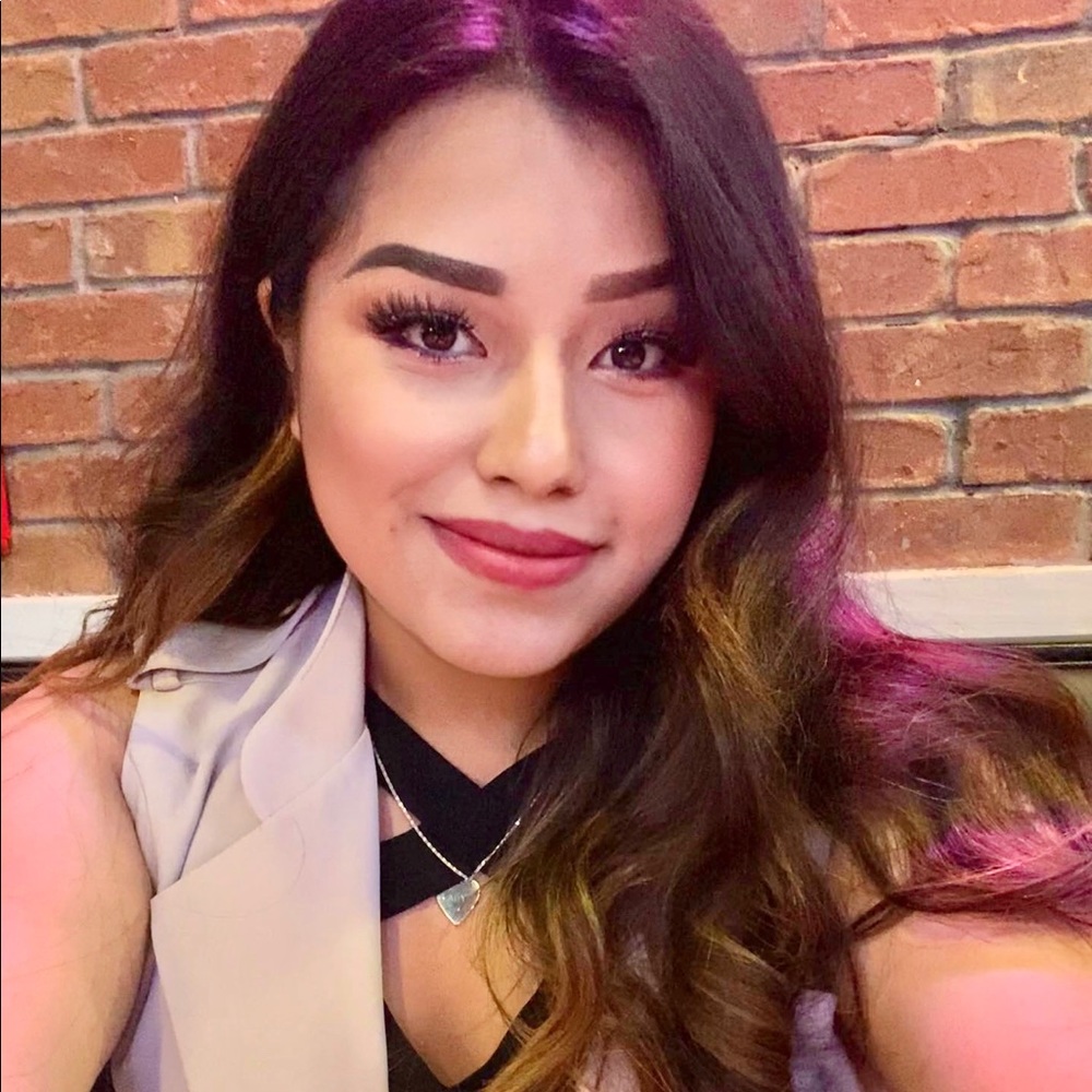 Meet your Posher, Yesy